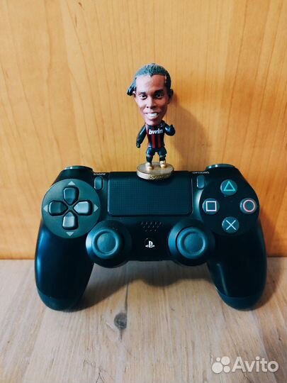 Sony PlayStation 4 pro 1tb в идеале