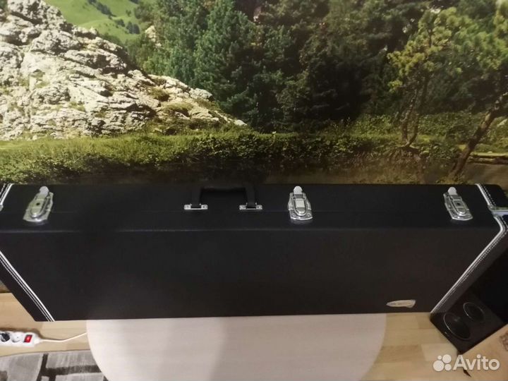 Гитарный кейс