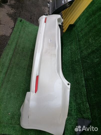 Бампер задний Toyota Wish ZNE10G ZNE14G