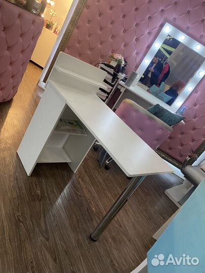 Маникюрный стол складной бу