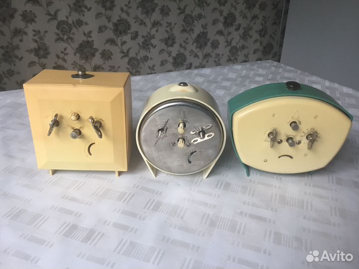 Настольные часы и будильники СССР