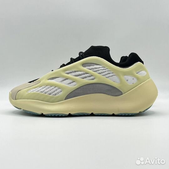 Кроссовки Adidas Yeezy Boost 700 v3 