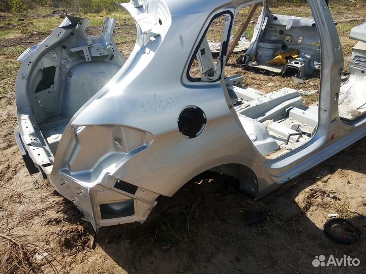 Заднее правое крыло Ситроен С4 В7