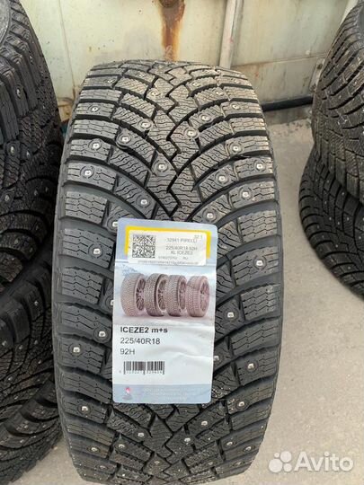 Pirelli Ice Zero 2 225/40 R18 92H
