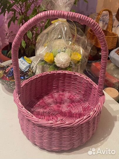 Корзинки, подносы из бумажной лозы, плетеные