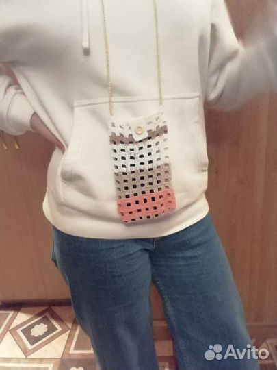 Модный вязаный чехол на телефон