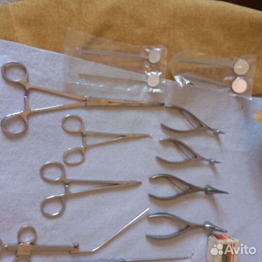 Часы,медицинские инструменты