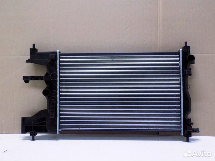 Радиатор охлаждения Опель Астра J g джей 2010 - нв