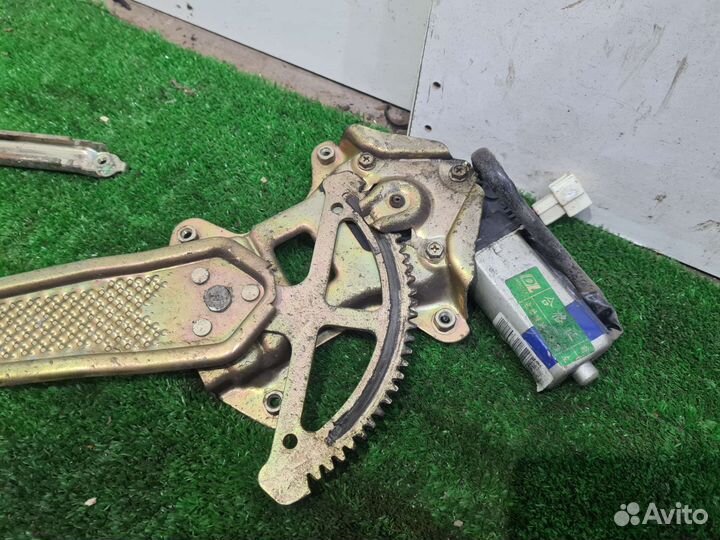 Стеклоподъемник передний левый Geely Mk-Cross