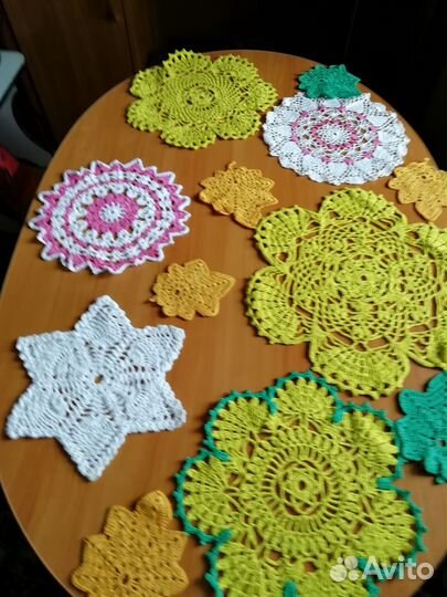 Салфетки,воротнички,вязанные крючком