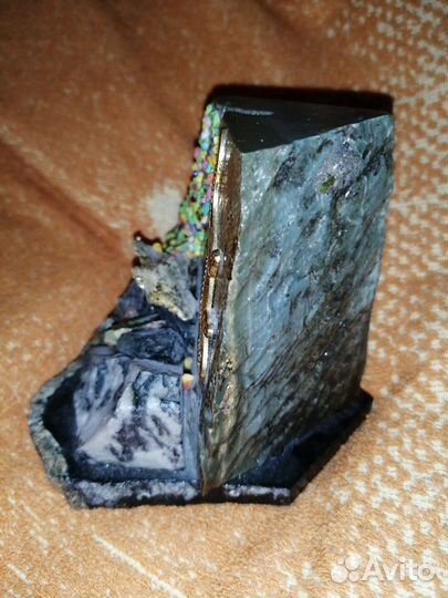 Сувенир из змеевика 