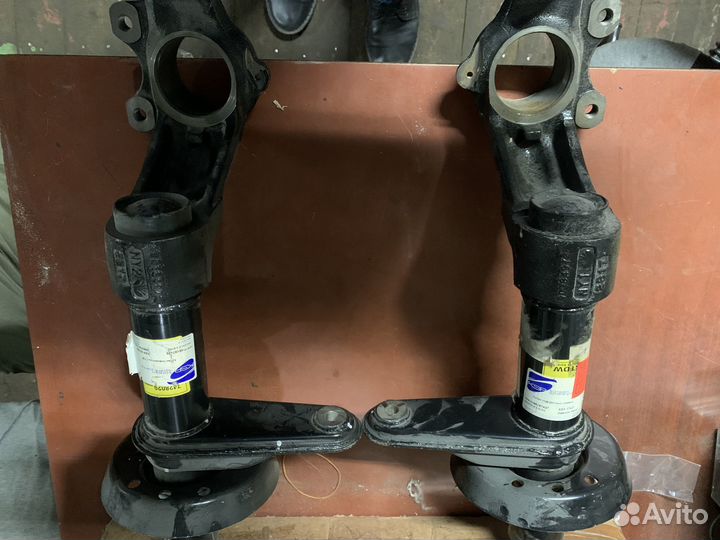 Кулак поворотный правый и левый daewoo Nexia