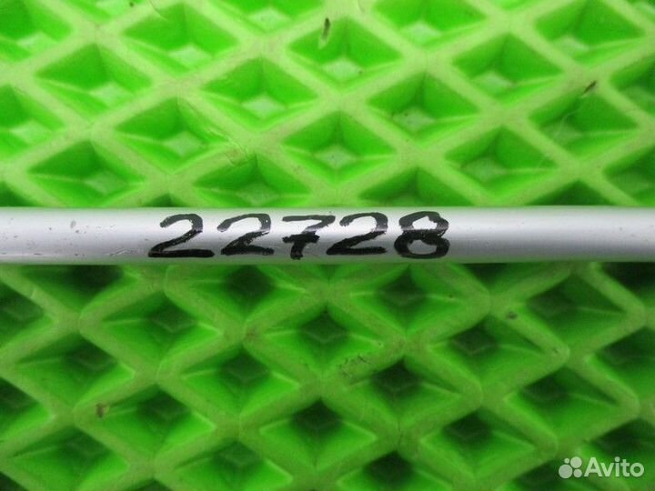 Держатель задней полки правый Porsche Cayenne 955