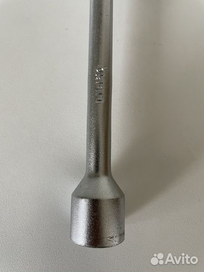 Ключ баллонный крестовой