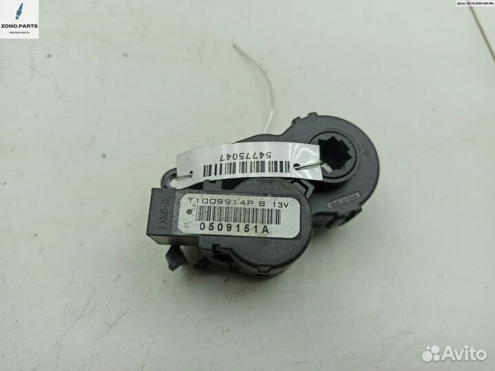 Моторчик заслонки отопителя 0509151 на Peugeot 2008