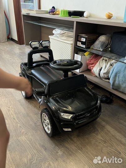 Детский толокар, машинка