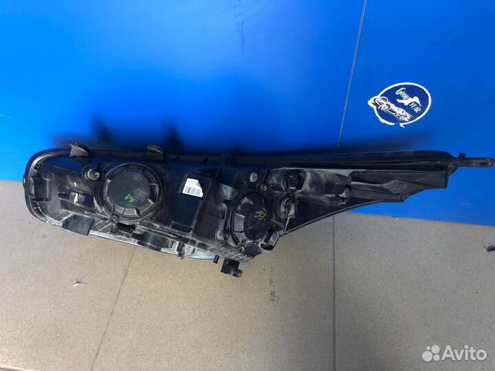 Фара правая для Kia Ceed, 92102A2000