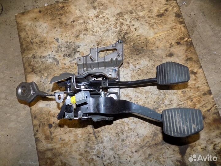 Блок педалей C4 II 2011