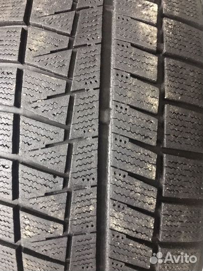 Bridgestone Blizzak Revo GZ 215/65 R16 98T