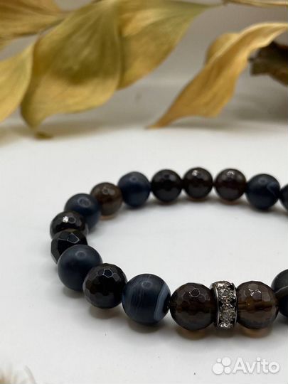 Браслет-талисман из камней 