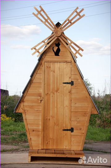 Дачный туалет деревянный