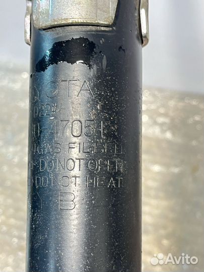 Задний правый амортизатор Toyota Prius Prius XW20