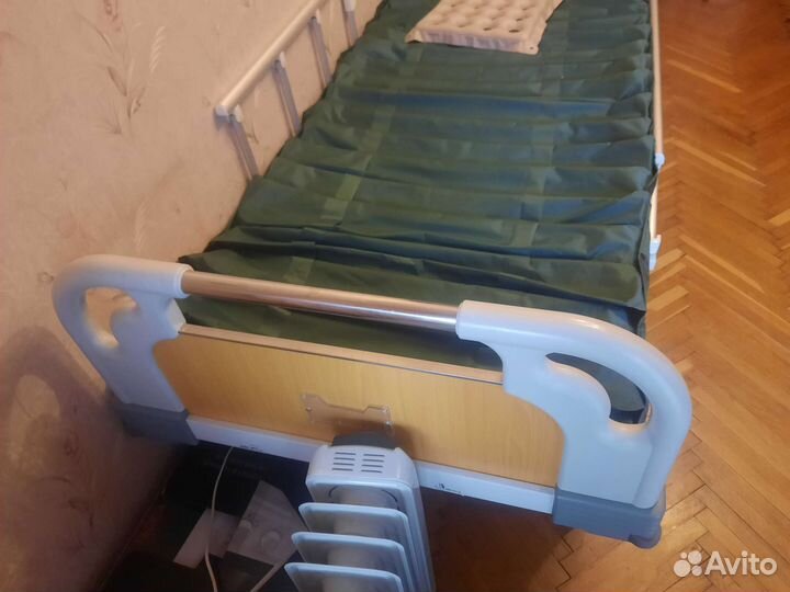 Медицинская кровать