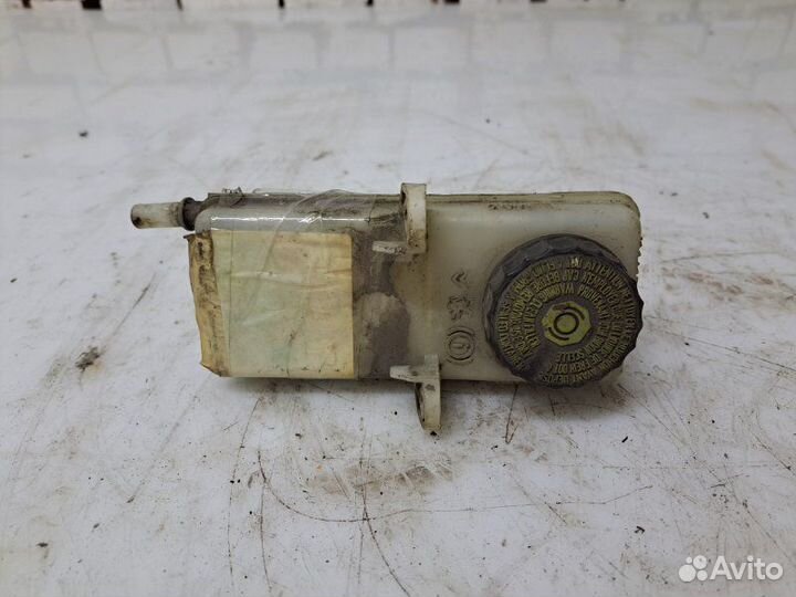 Бачок для тормозной жидкости