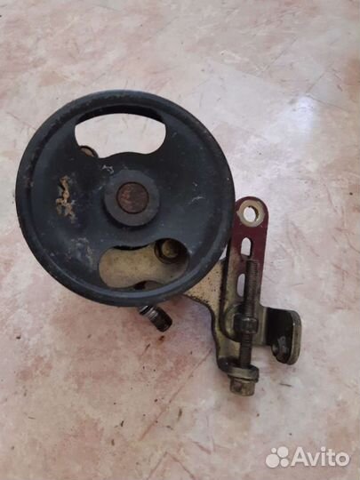 Мазда фамилия 1.3л 2000г Гур