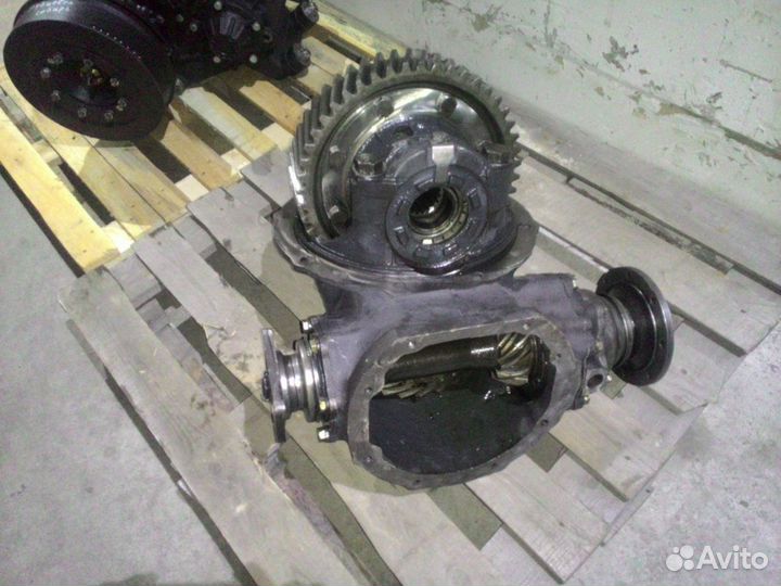 Редуктор урал 47 зуб 13 отв