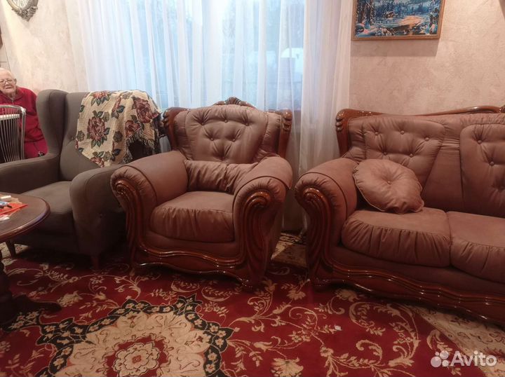 Услуги перетяжки мягкой мебели