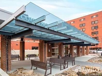 Стеклянный козырек от производителя