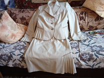 Костюм женский юбка и пиджак размер 50