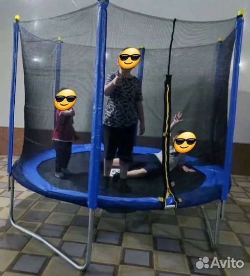 Батут с защитной сеткой