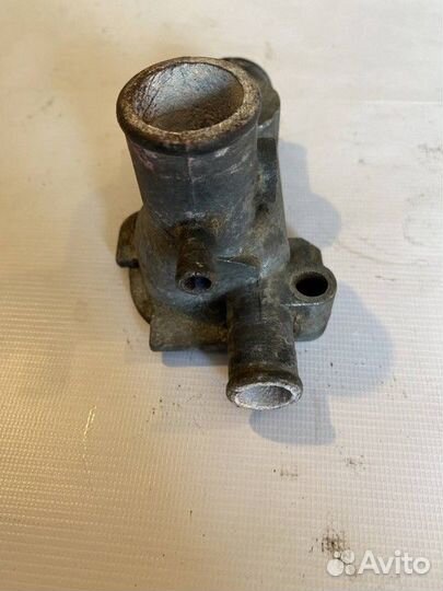 Фланец двигателя системы охлаждения LADA 2110