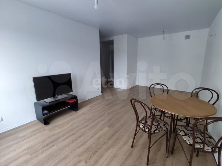 2-к. квартира, 40 м², 14/17 эт.