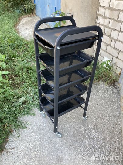 Тележка для инструмента на колесах