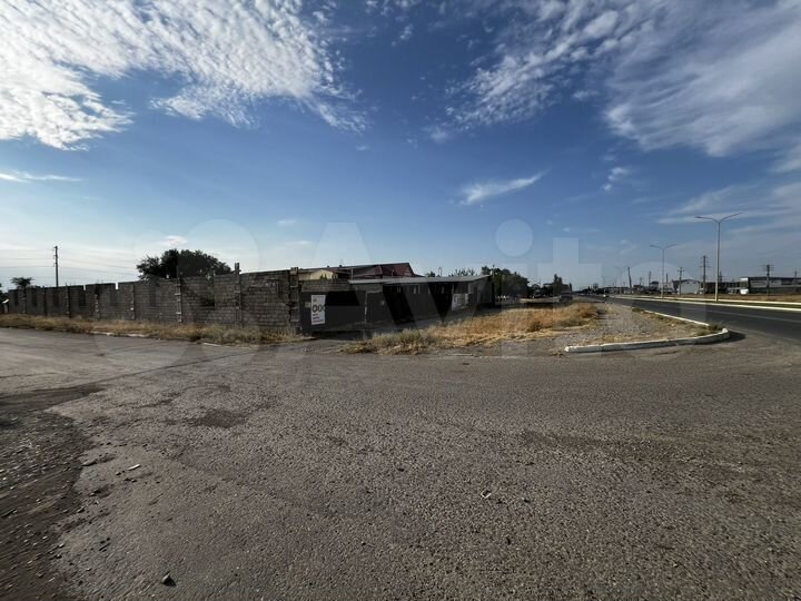 Здание, 2000 м²