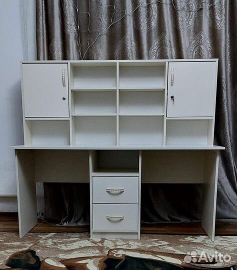 Продаю двухместный детский письменный стол