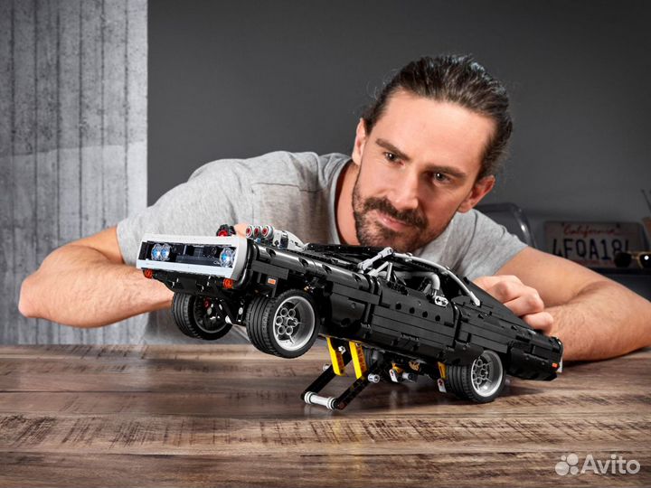 Конструктор Lego Technic 42111 Dodge Charger