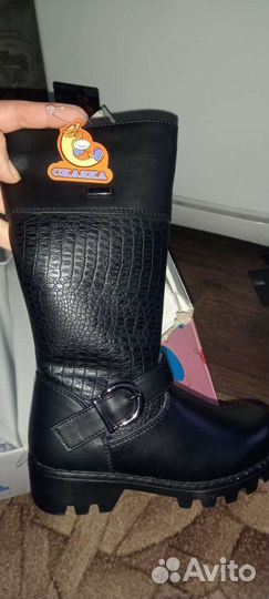 Продам зимнюю обувь для девочки