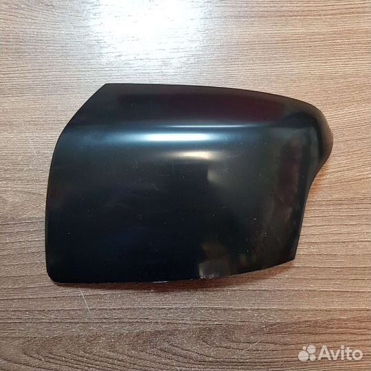 Левая накладка под повторитель Ford Focus 2