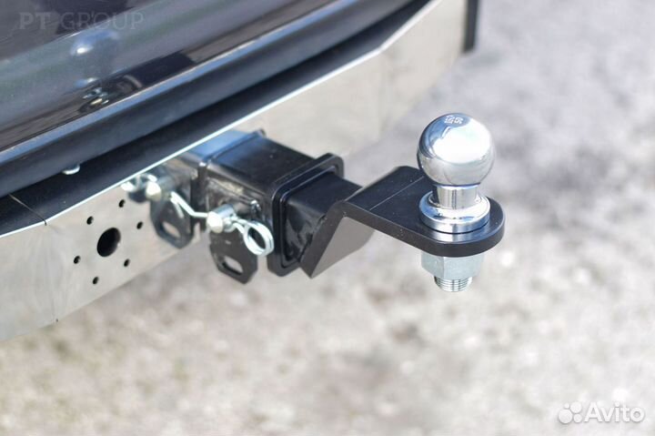 Фаркоп /съемный квадрат/ Toyota Fortuner с 2016