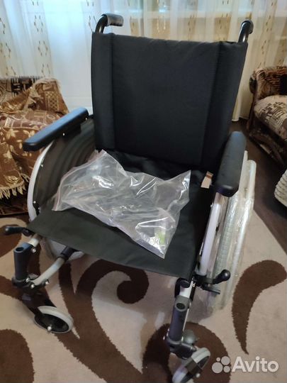 Кресло-коляска инвалидная
