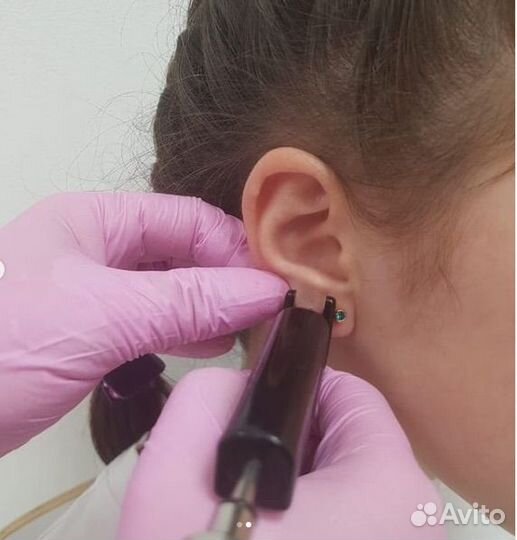 Прокол ушей/пирсинг