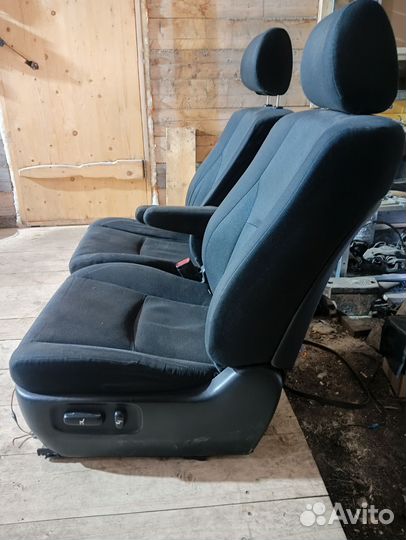 Передние сиденья на lexus