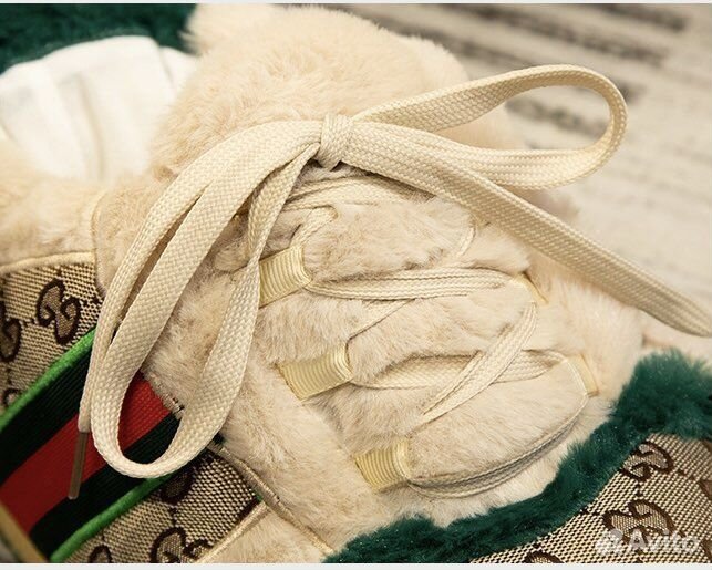 Плюшевые кроссовки