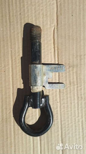 Буксировочный крюк renault Логан