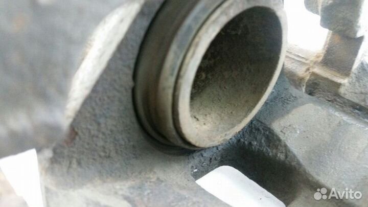 Суппорт передний левый Toyota Mark Ii GX90 1GFE