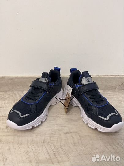 Кроссовки 33 для мальчика Jomoto